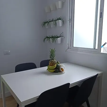 Privada Con Balcon Homestay Vecindario (Gran Canaria)