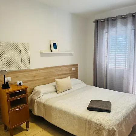Privada Con Balcon * Vecindario (Gran Canaria)